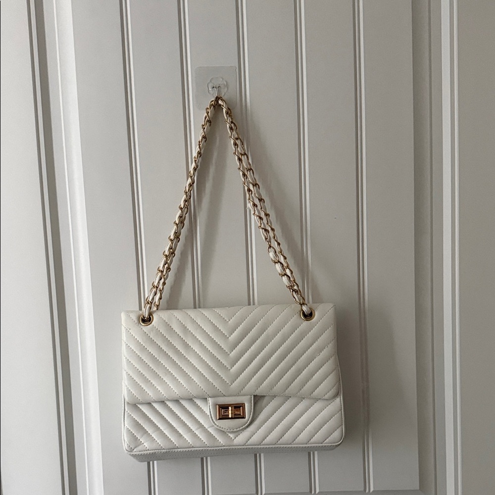 Chic Quilted Cream Shoulder Bag